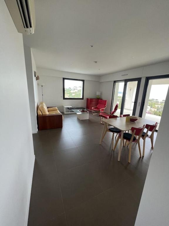 Rdc De Villa Avec Piscine Cavalaire-sur-Mer Exterior foto
